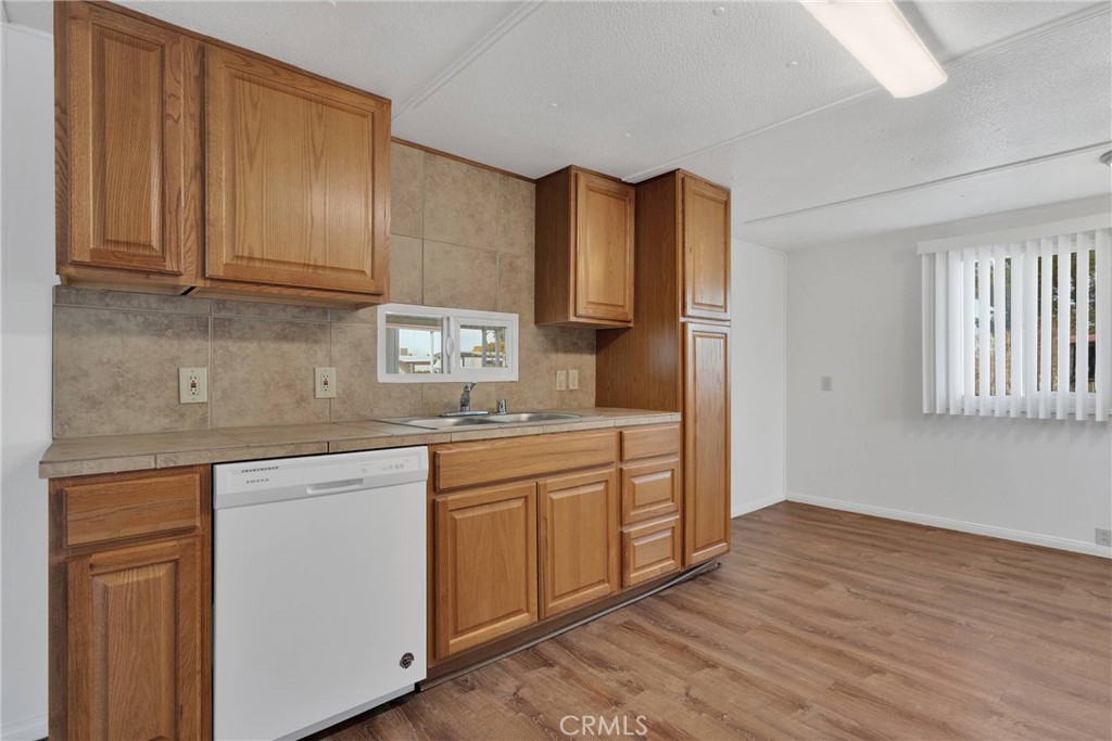 15252 Seneca Road 57