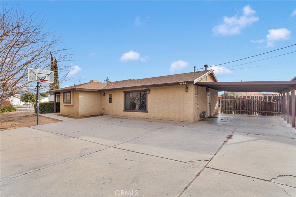 7684 Oakwood Avenue