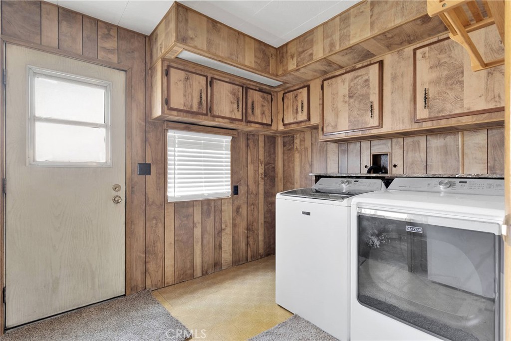 15252 Seneca Road 215