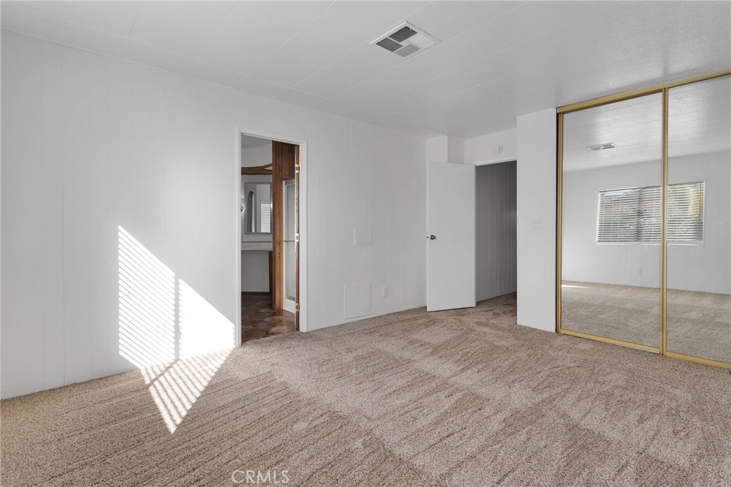 15252 Seneca Road 215