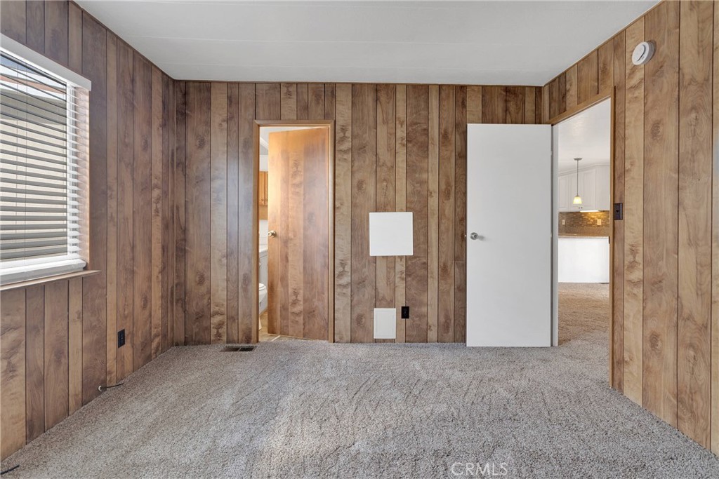 15252 Seneca Road 215