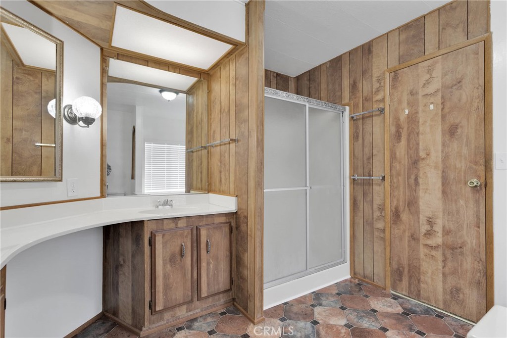 15252 Seneca Road 215