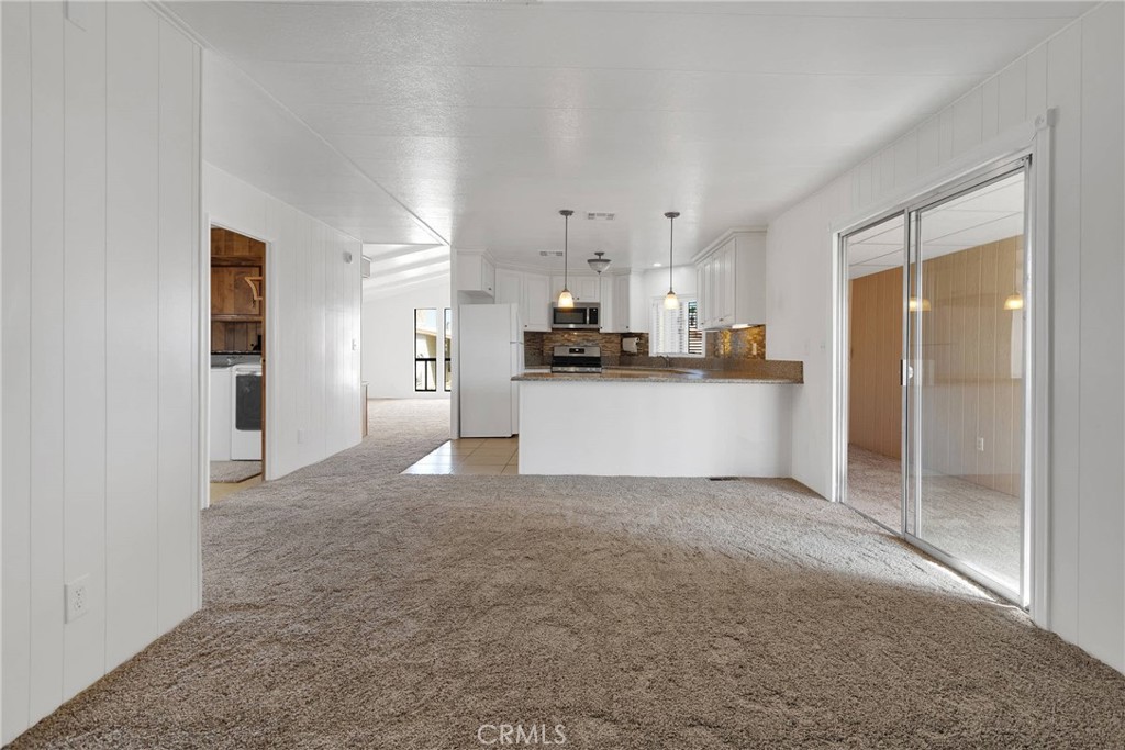 15252 Seneca Road 215