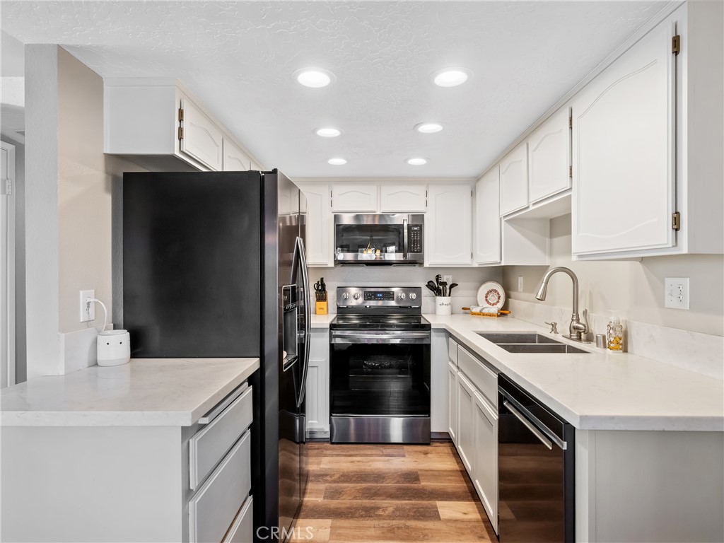 19281 Cottonwood Drive