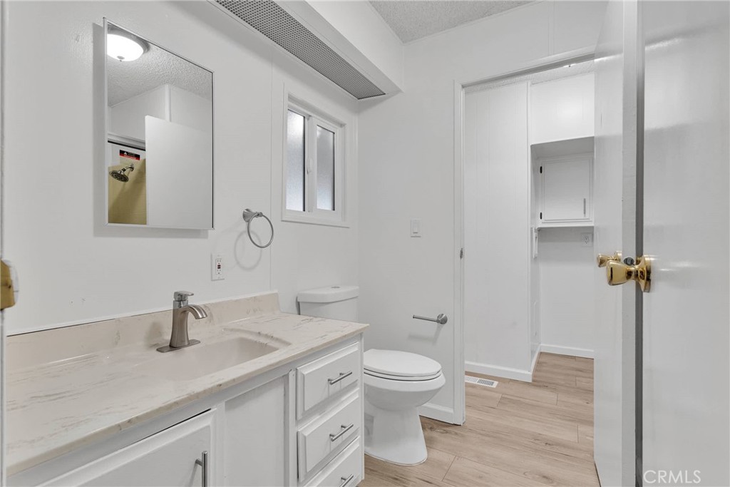 15252 Seneca Road 298