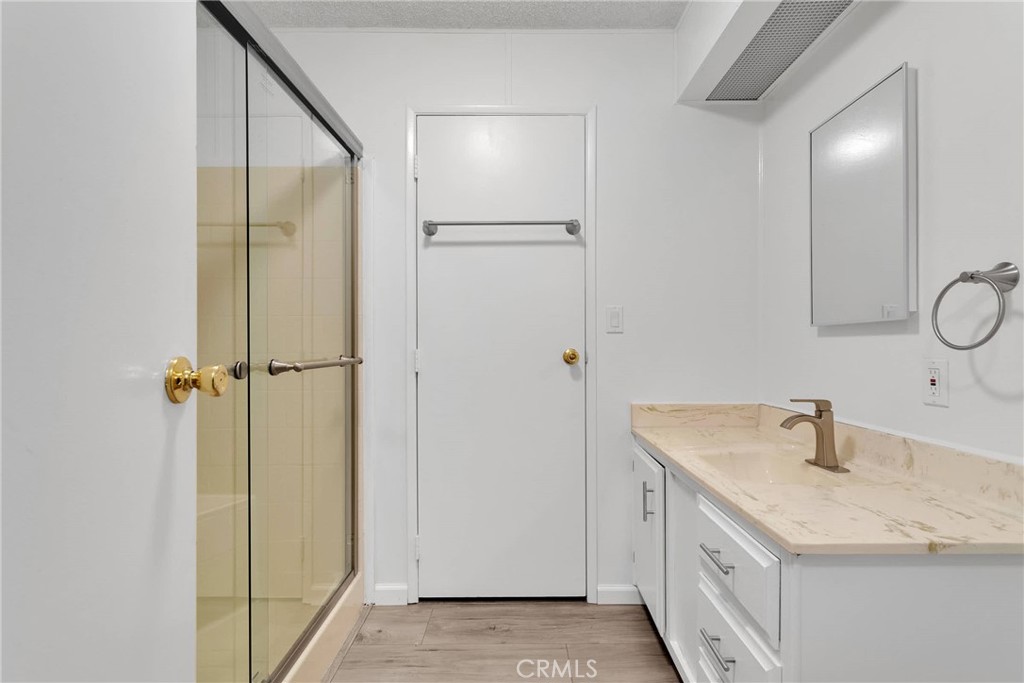 15252 Seneca Road 298