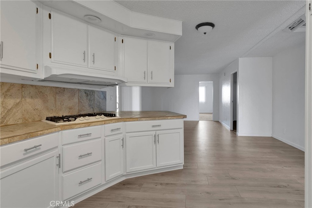 15252 Seneca Road 298