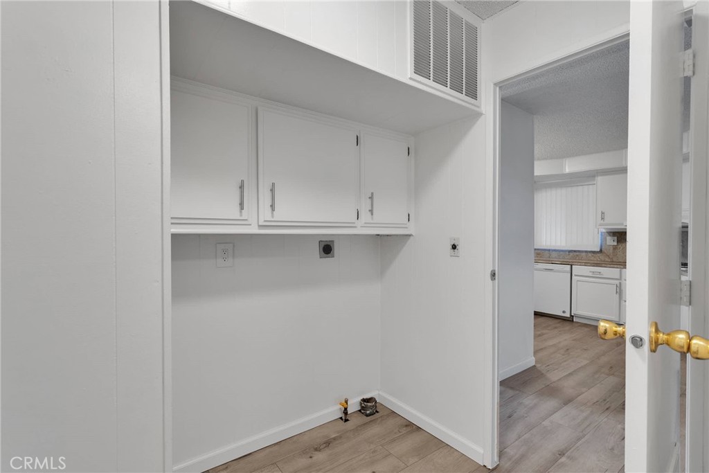 15252 Seneca Road 298
