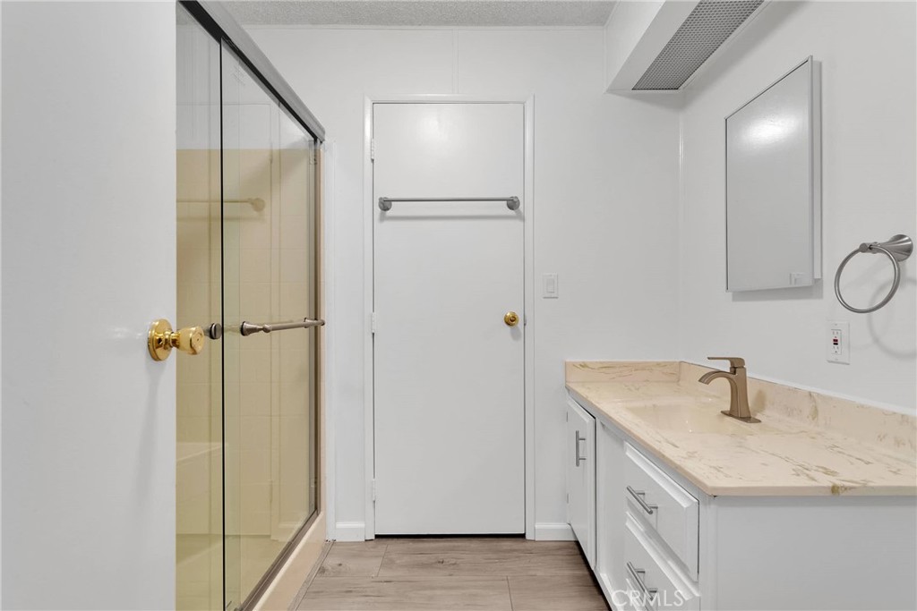 15252 Seneca Road 298
