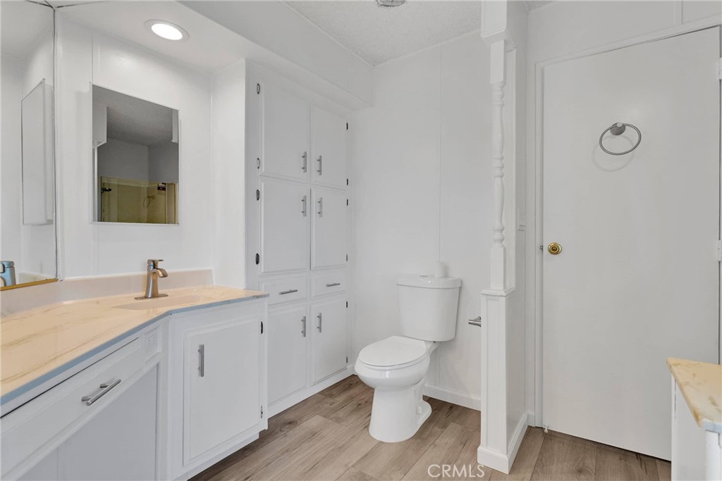 15252 Seneca Road 298