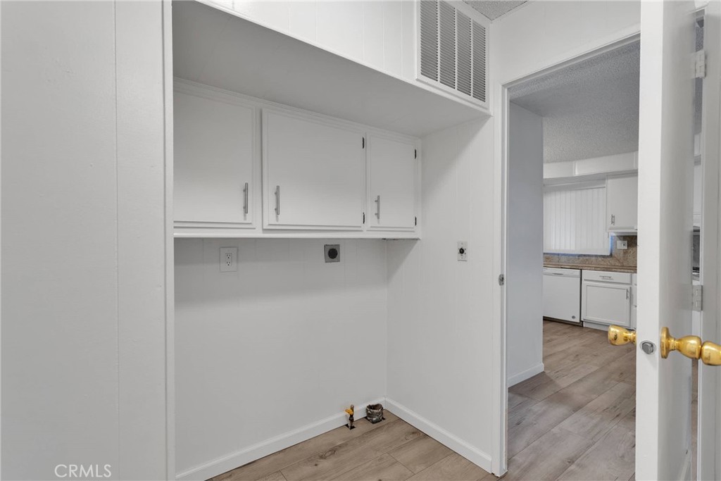 15252 Seneca Road 298