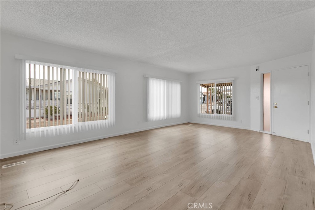 15252 Seneca Road 298