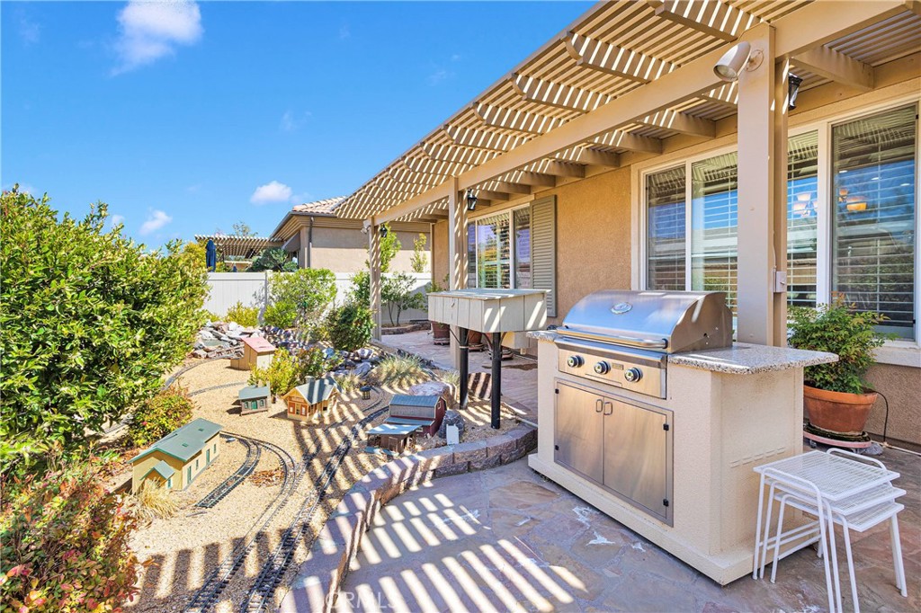 19482 Lincoln Green Street