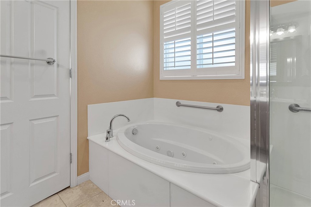 19482 Lincoln Green Street