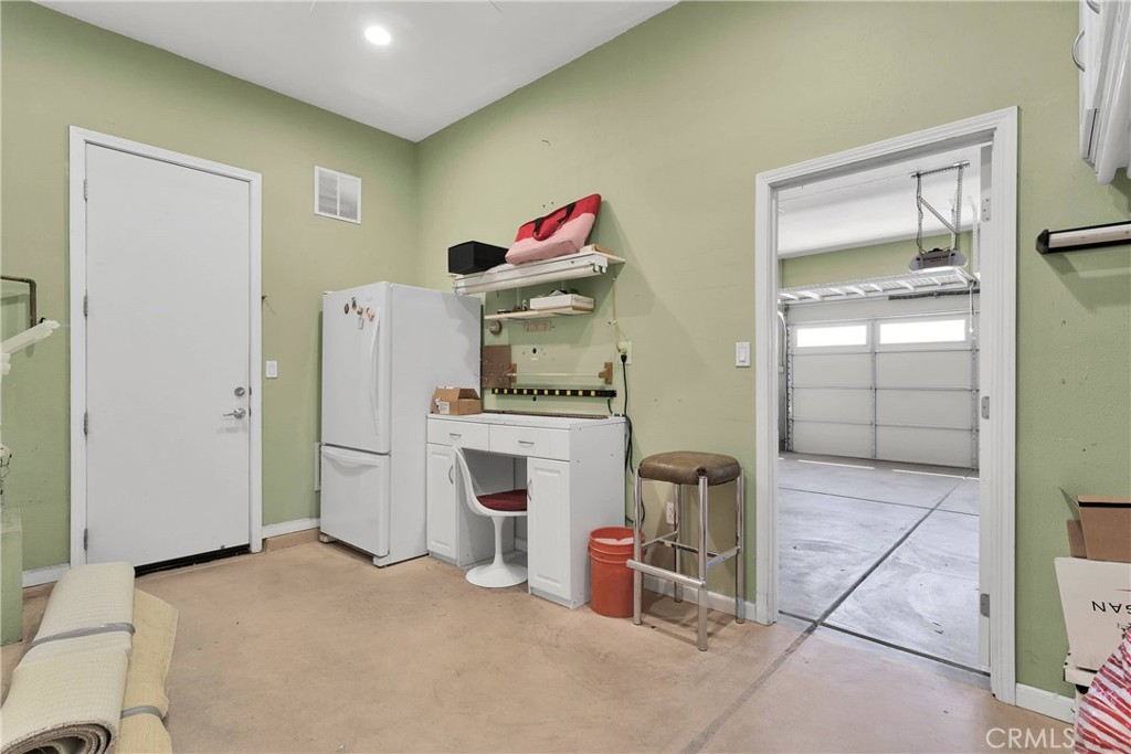 19482 Lincoln Green Street