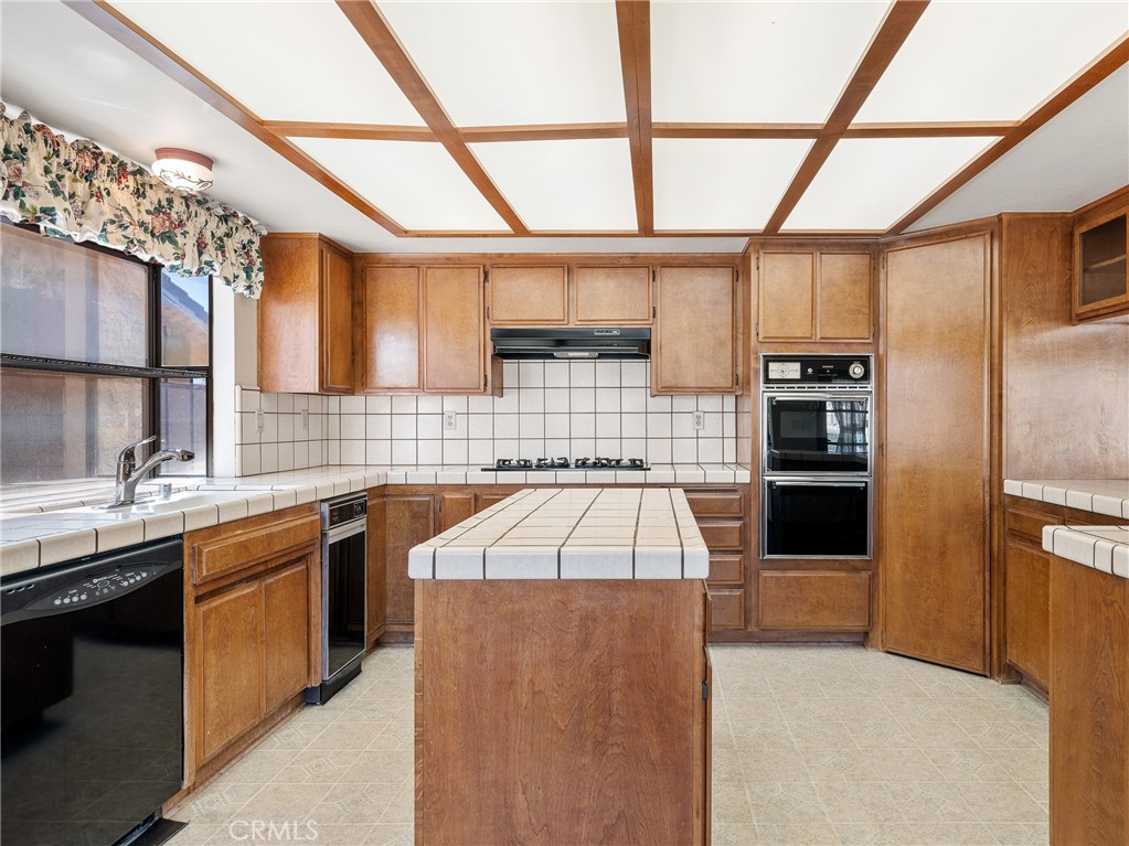 14484 Lighthouse Lane