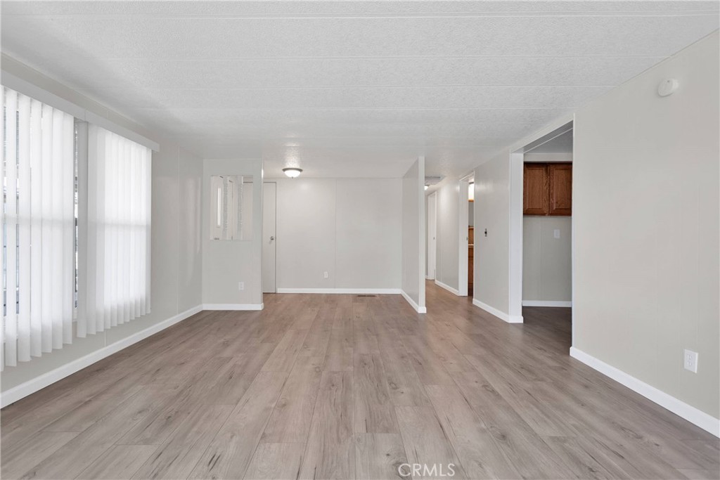 15252 Seneca Road 270
