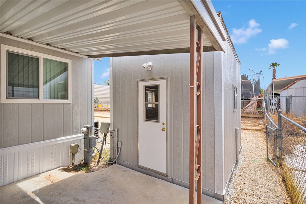 15252 Seneca Road 270