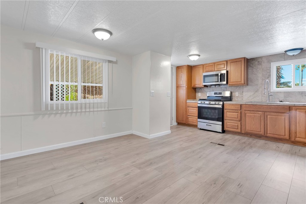 15252 Seneca Road 270