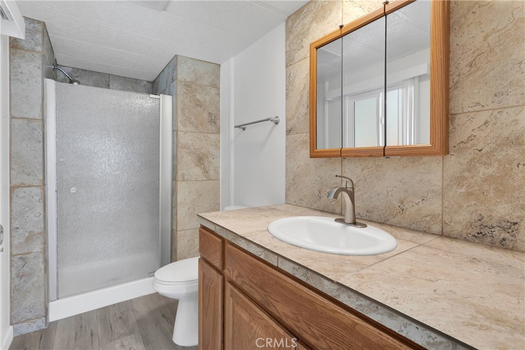 15252 Seneca Road 270