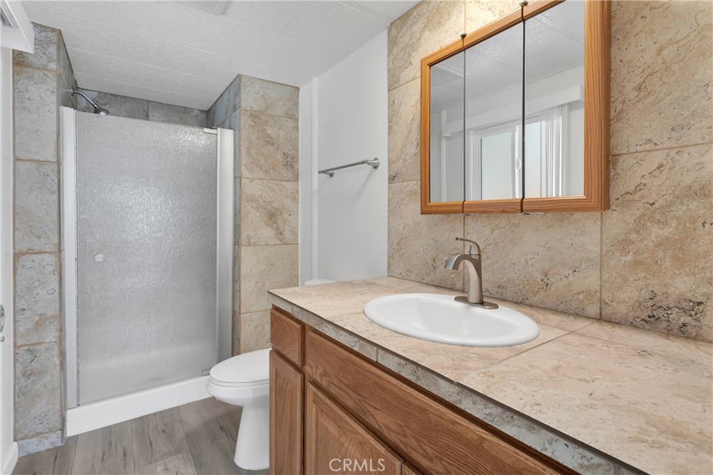 15252 Seneca Road 270