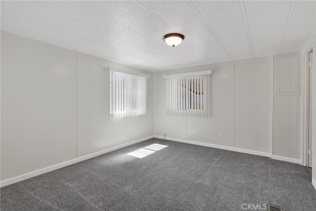 15252 Seneca Road 270