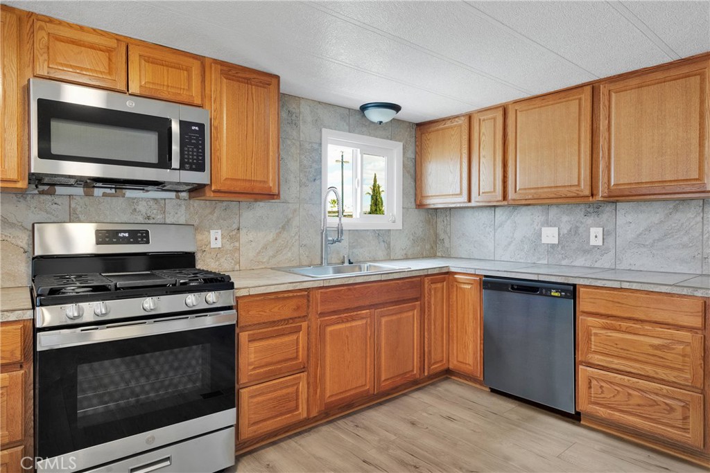15252 Seneca Road 270