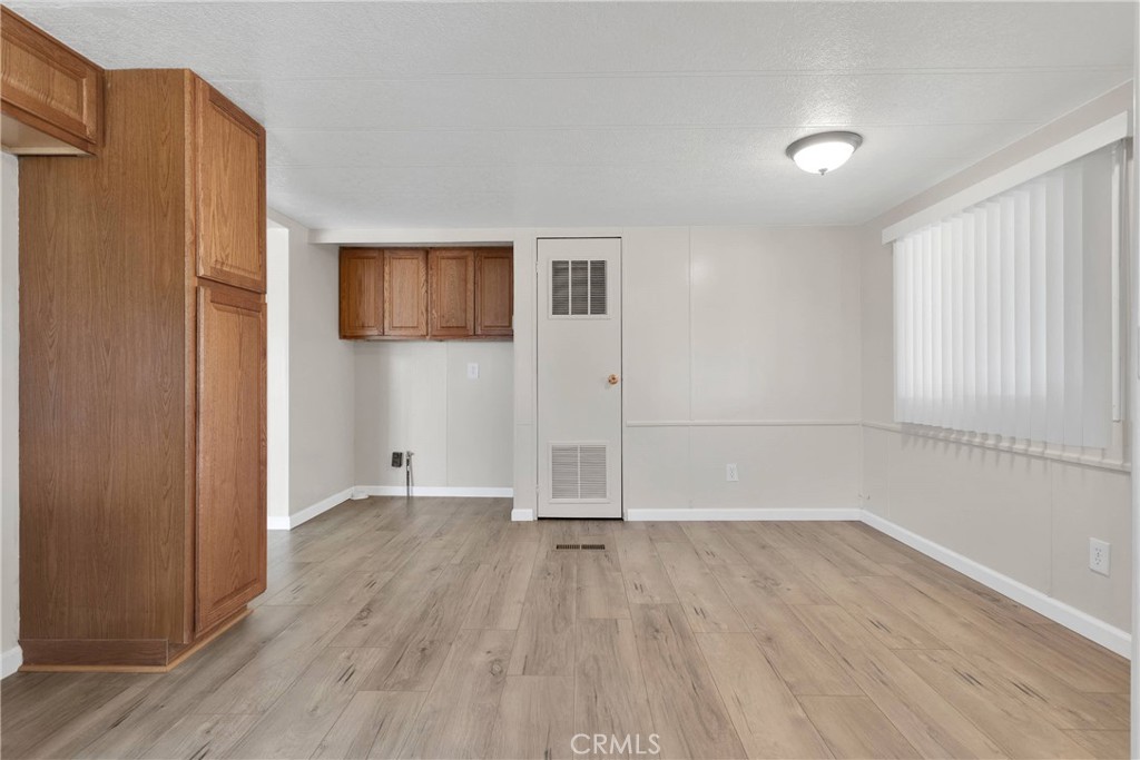 15252 Seneca Road 270