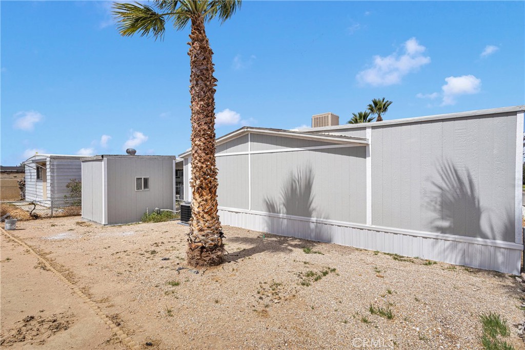 15252 Seneca Road 270
