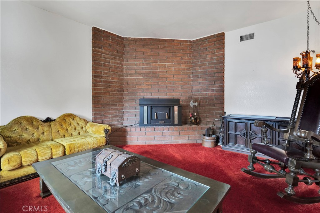 11081 Cottonwood Avenue