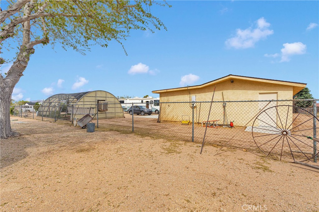 11081 Cottonwood Avenue