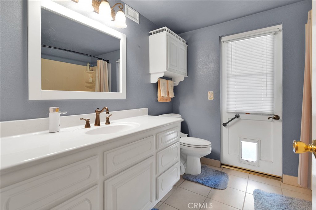 11081 Cottonwood Avenue