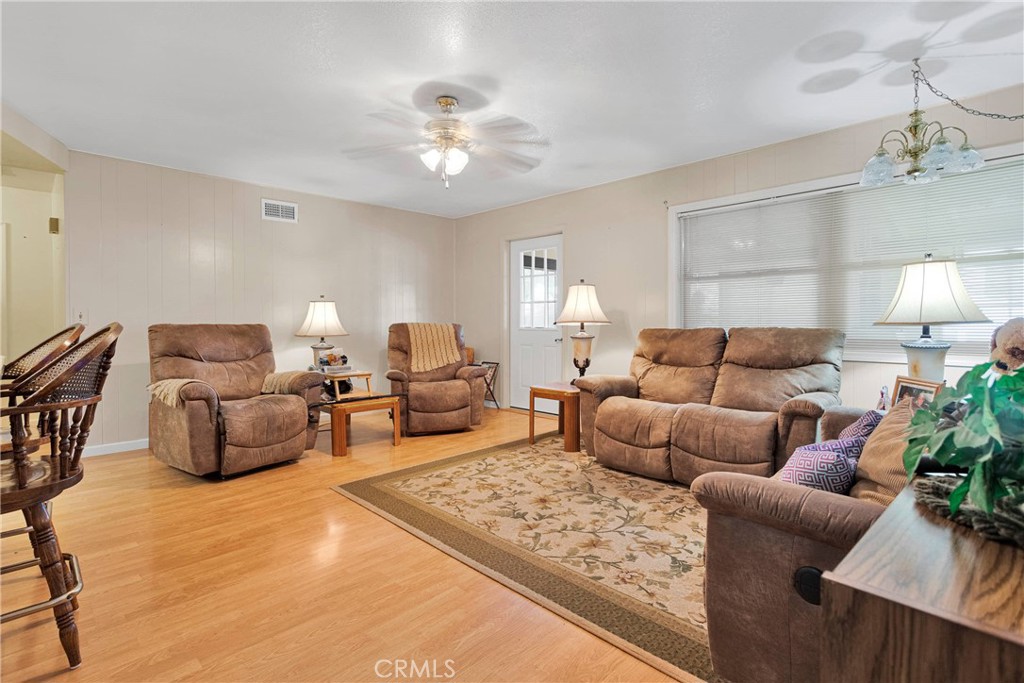 11081 Cottonwood Avenue