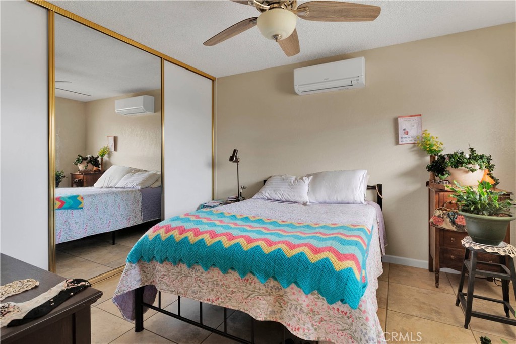 11081 Cottonwood Avenue