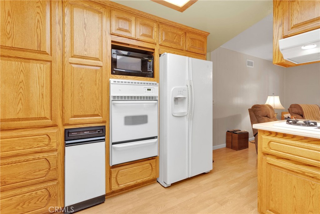 11081 Cottonwood Avenue