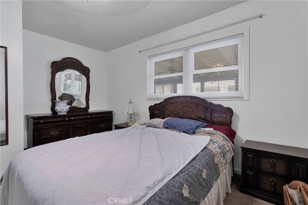 11081 Cottonwood Avenue