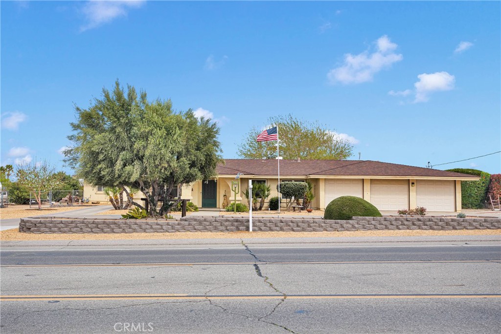 11081 Cottonwood Avenue