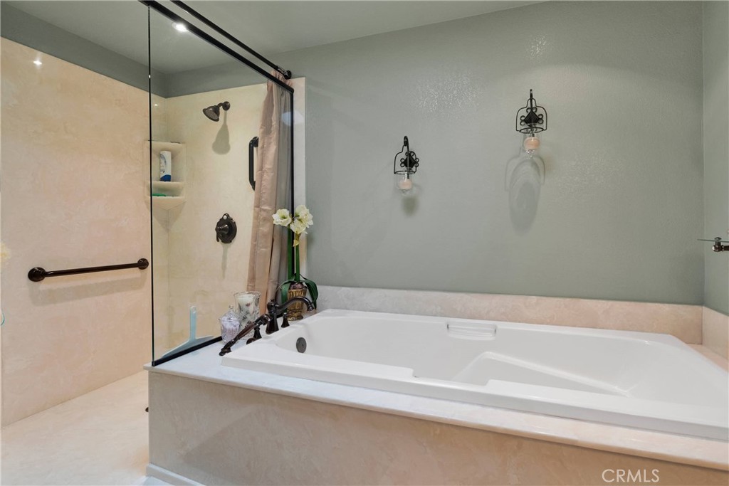 11081 Cottonwood Avenue