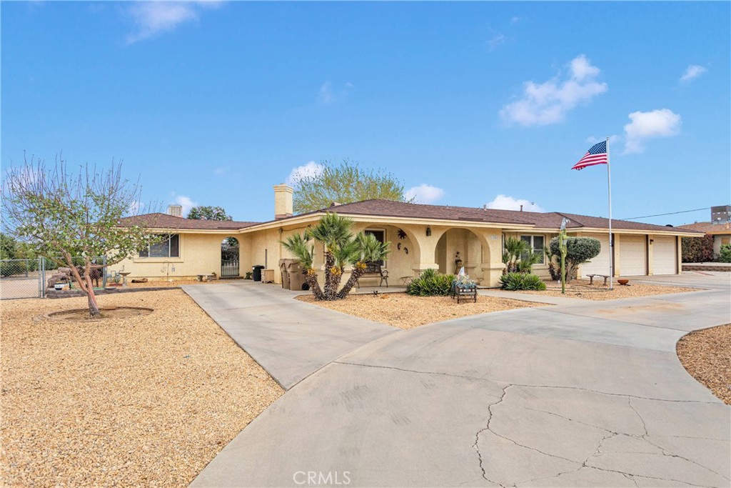 11081 Cottonwood Avenue