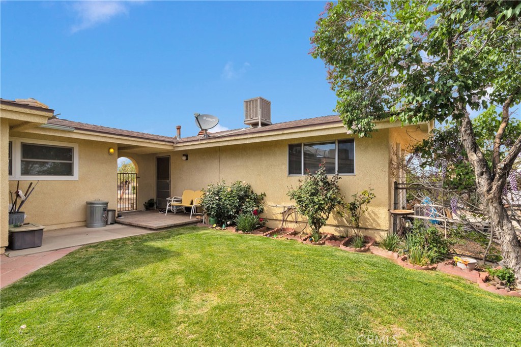 11081 Cottonwood Avenue