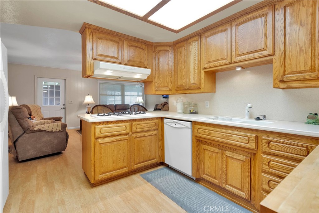 11081 Cottonwood Avenue