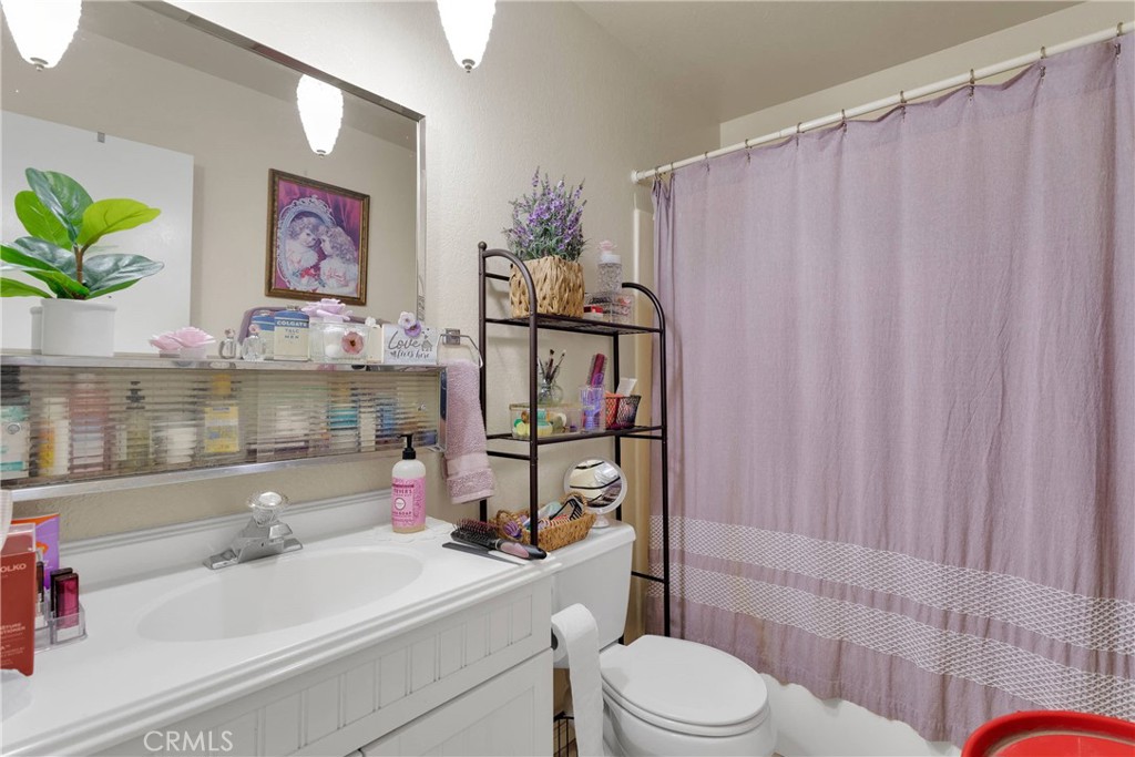 11081 Cottonwood Avenue