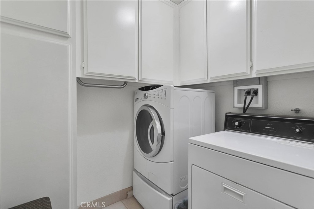 11081 Cottonwood Avenue