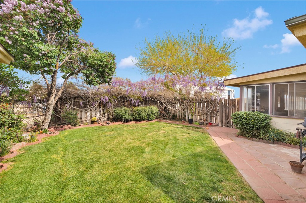 11081 Cottonwood Avenue