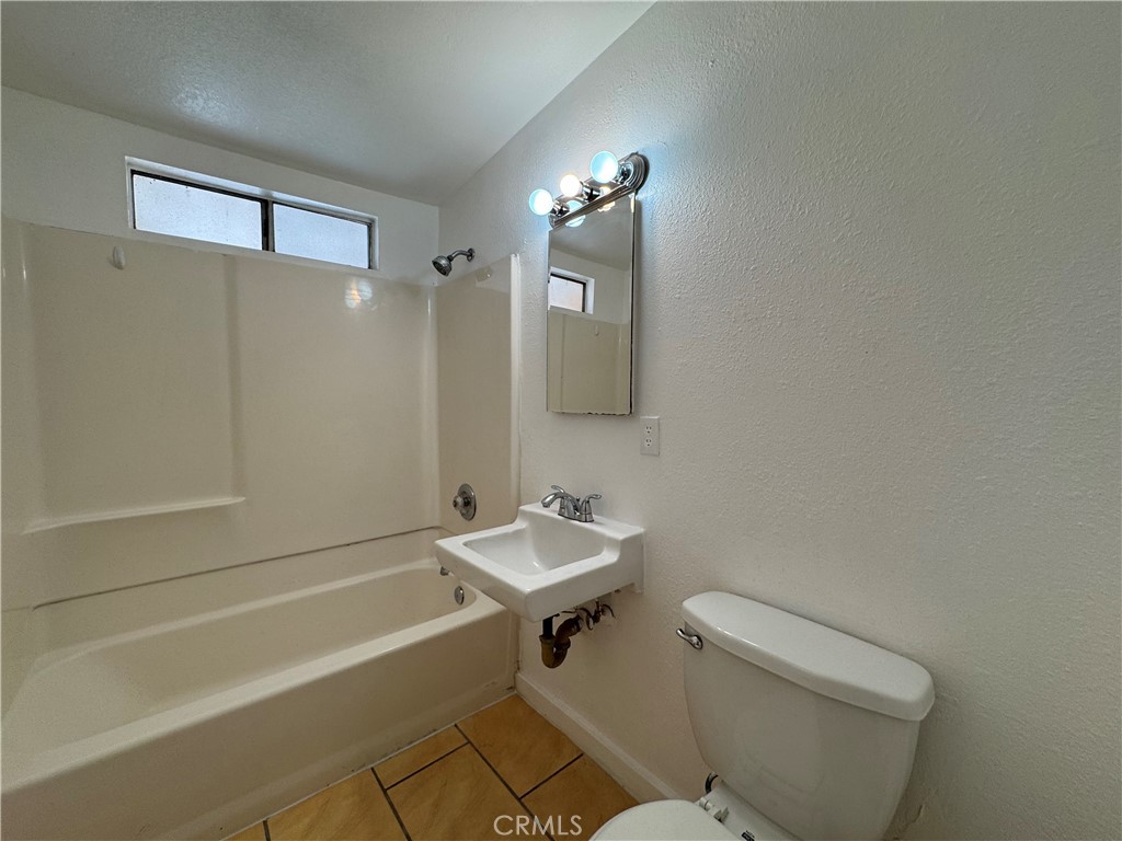 18062 Eucalyptus Street