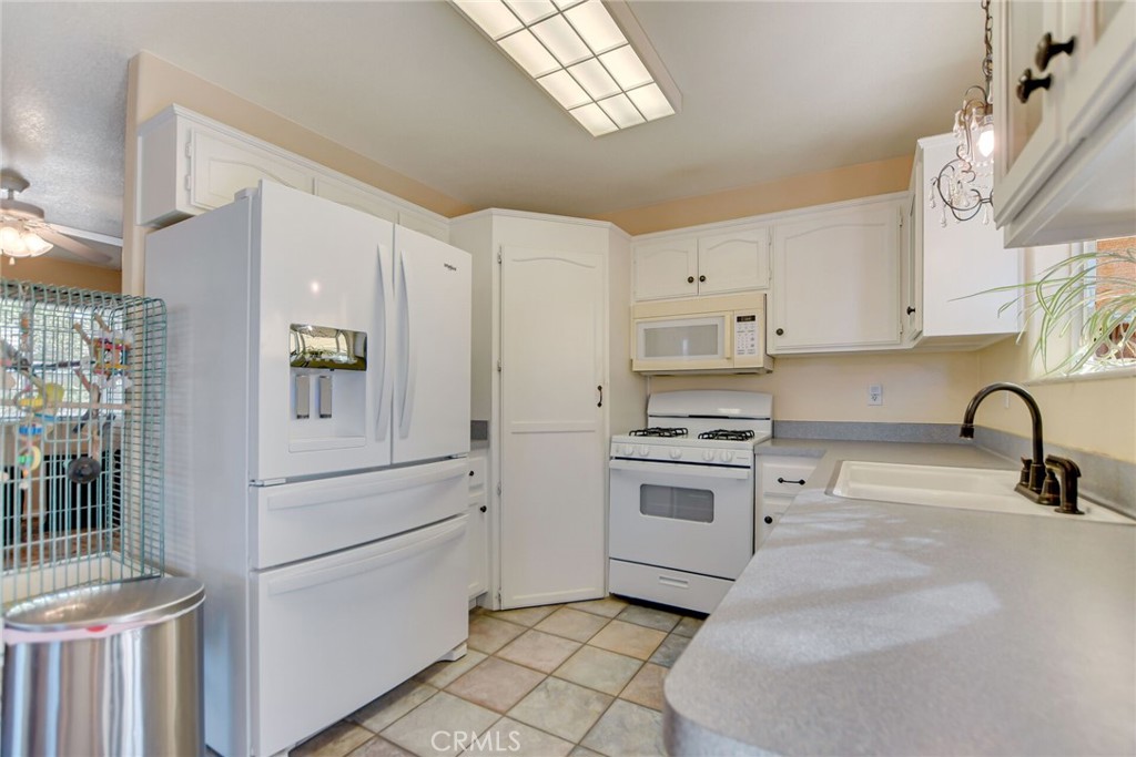 13968 Jicarilla Road