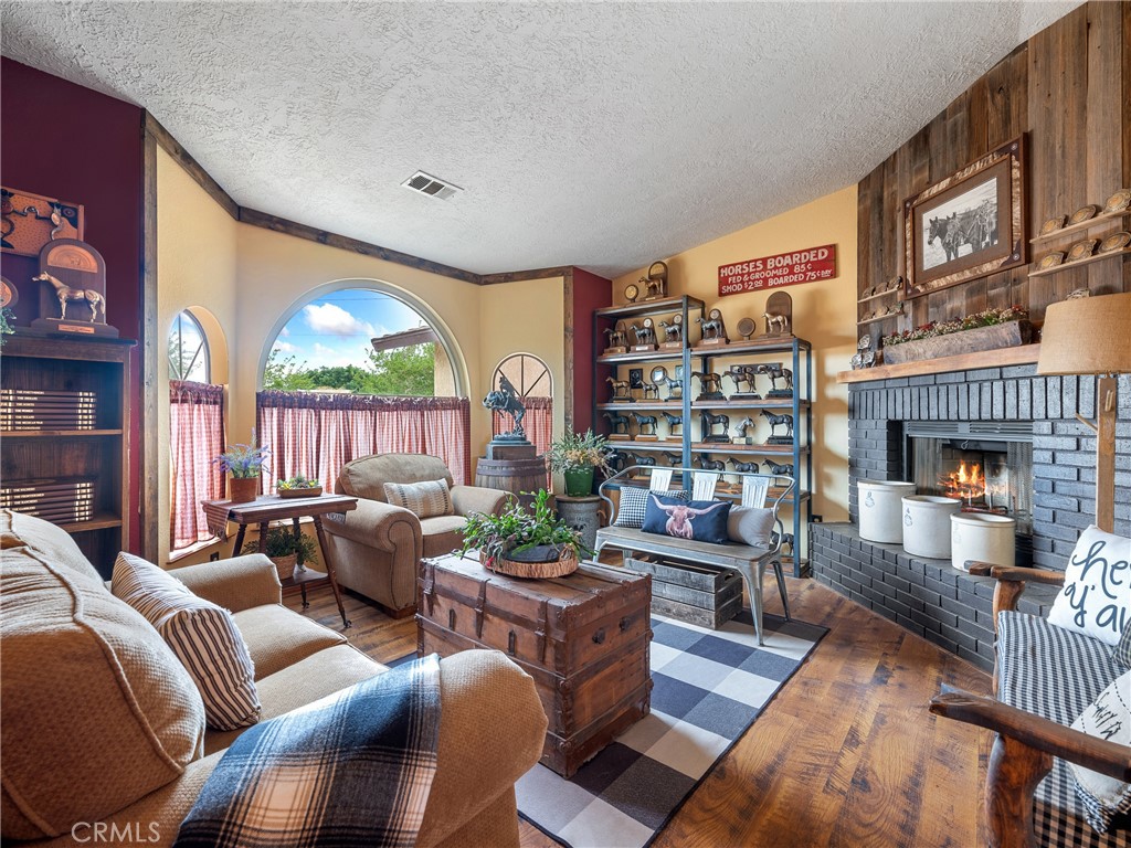 10373 Columbine Road