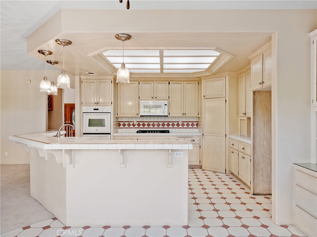 12665 Spring Valley