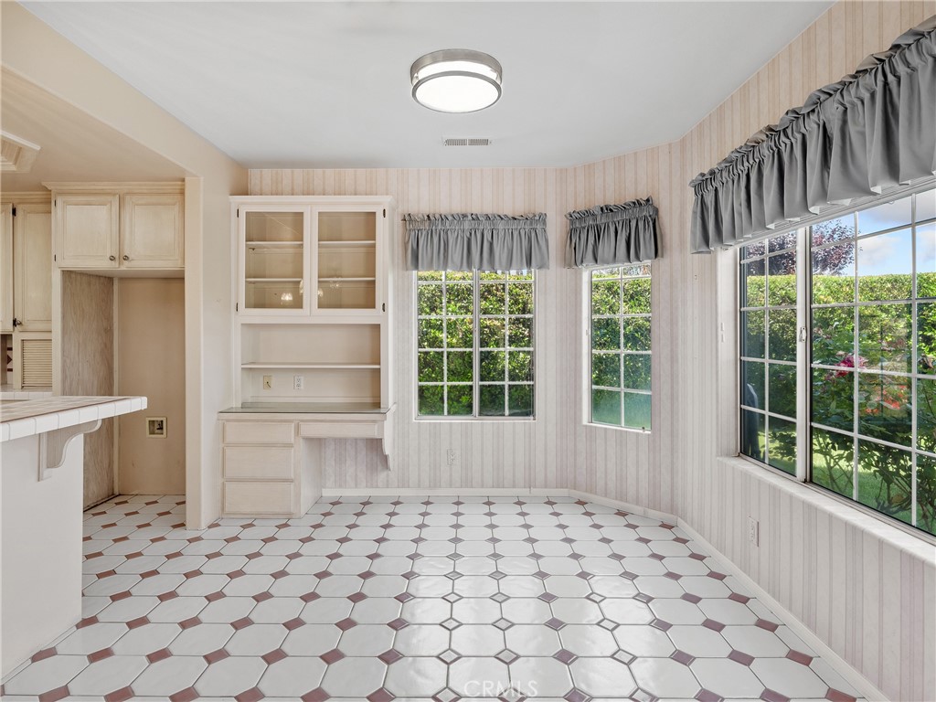 12665 Spring Valley