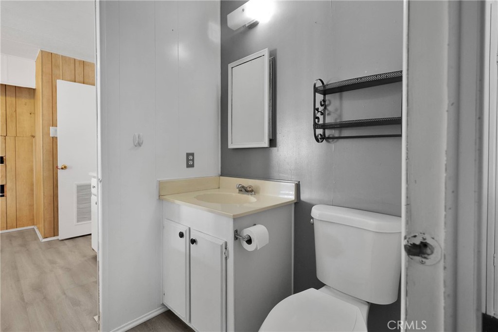 15252 Seneca Road 243